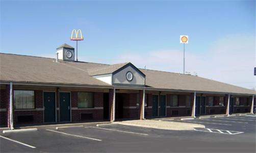 Redwood Inn - White Hall Exterior photo