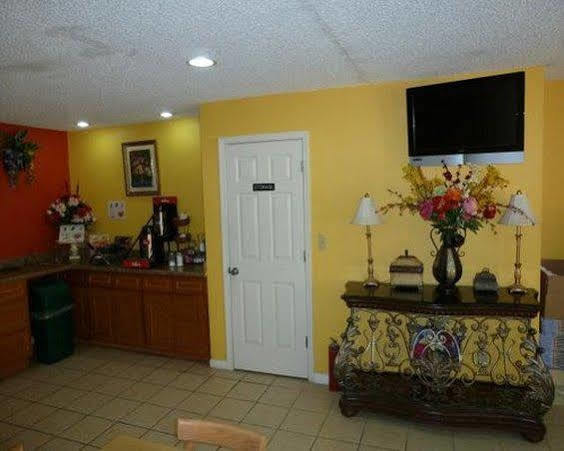 Redwood Inn - White Hall Interior photo
